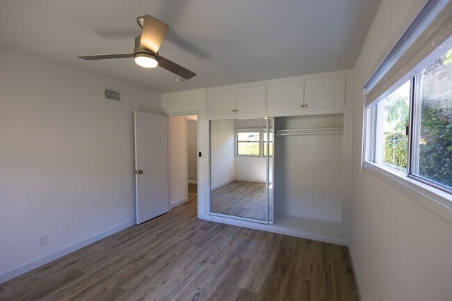Building Photo - Freshly Renovated 3BR/2BA Pool Home – La C...