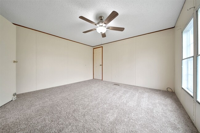 Building Photo - 2 Jacob St