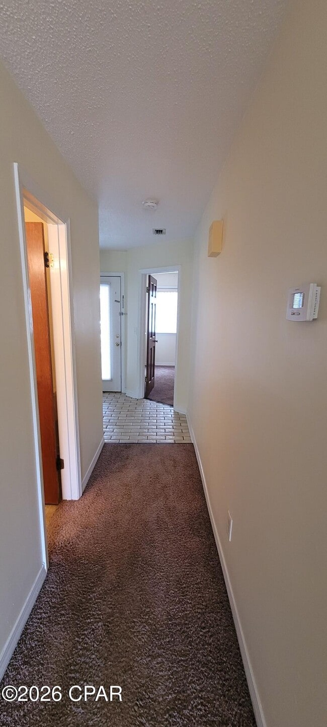 Building Photo - 8730 Thomas Dr