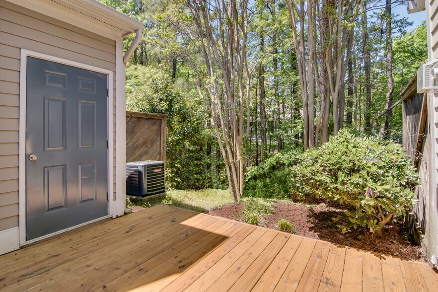 Building Photo - 68 Forest Oaks Dr