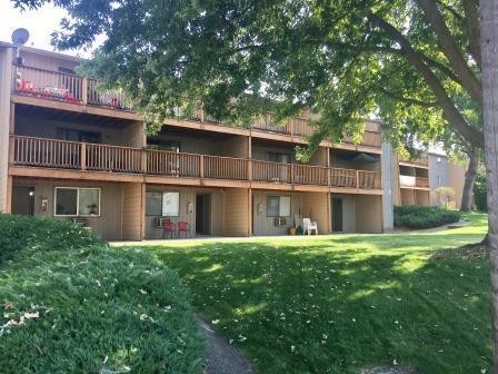 Primary Photo - VINEYARD APARTMENTS