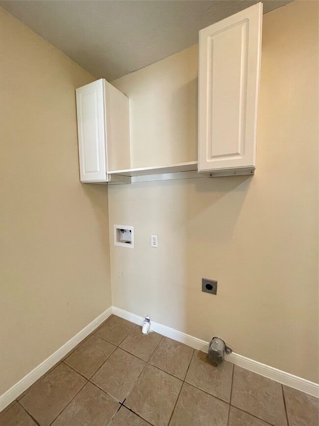 Building Photo - 140 Laurel St