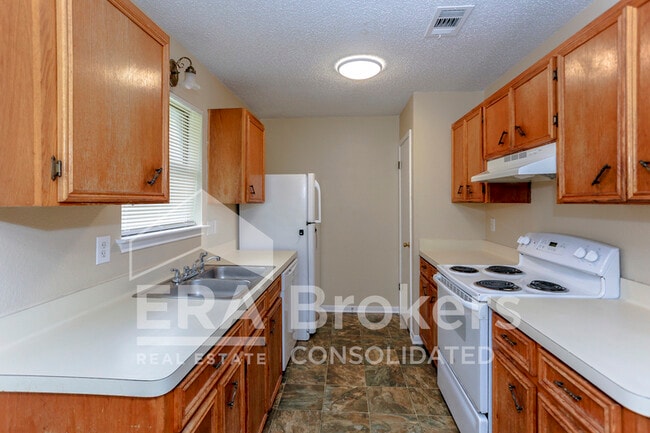 Building Photo - 2304 Sherman Dr