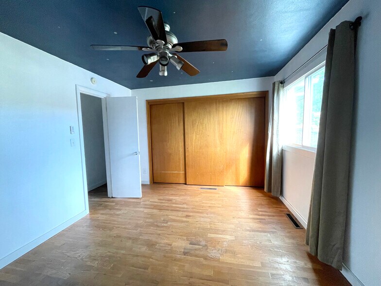 Building Photo - 1616 Perry Ave