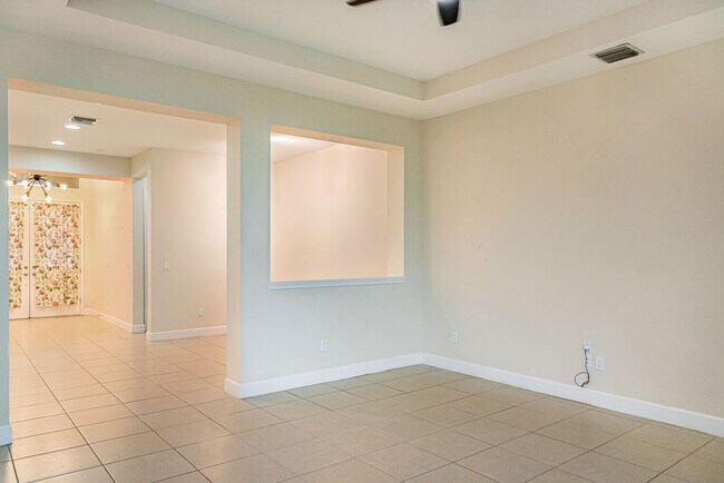 Building Photo - 15323 Goldfinch Cir