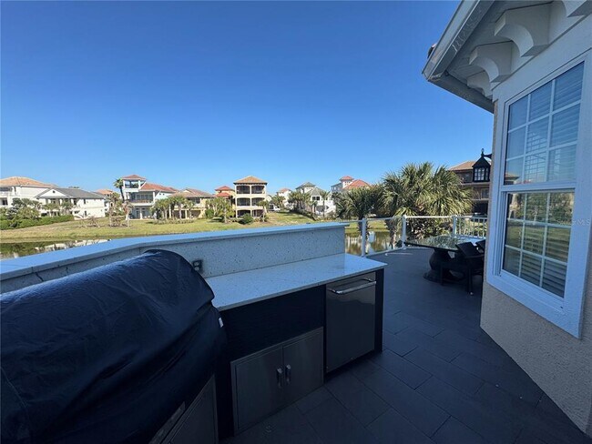 Building Photo - 323 Ocean Crest Dr