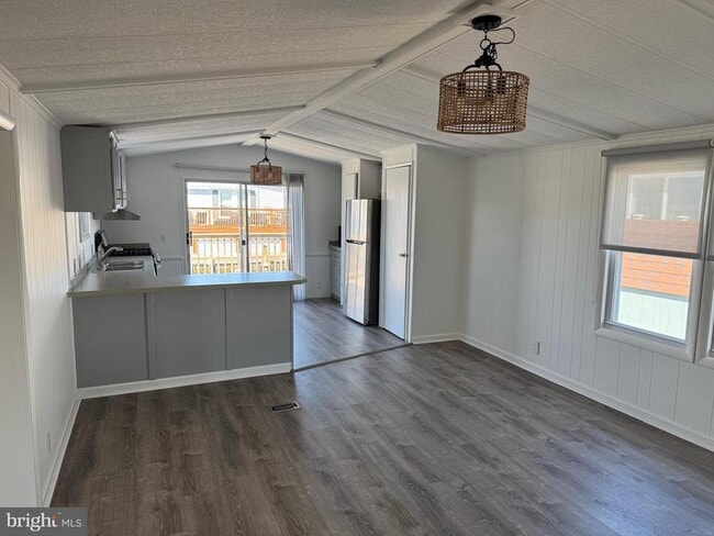 Building Photo - 36991 Laws Point Rd