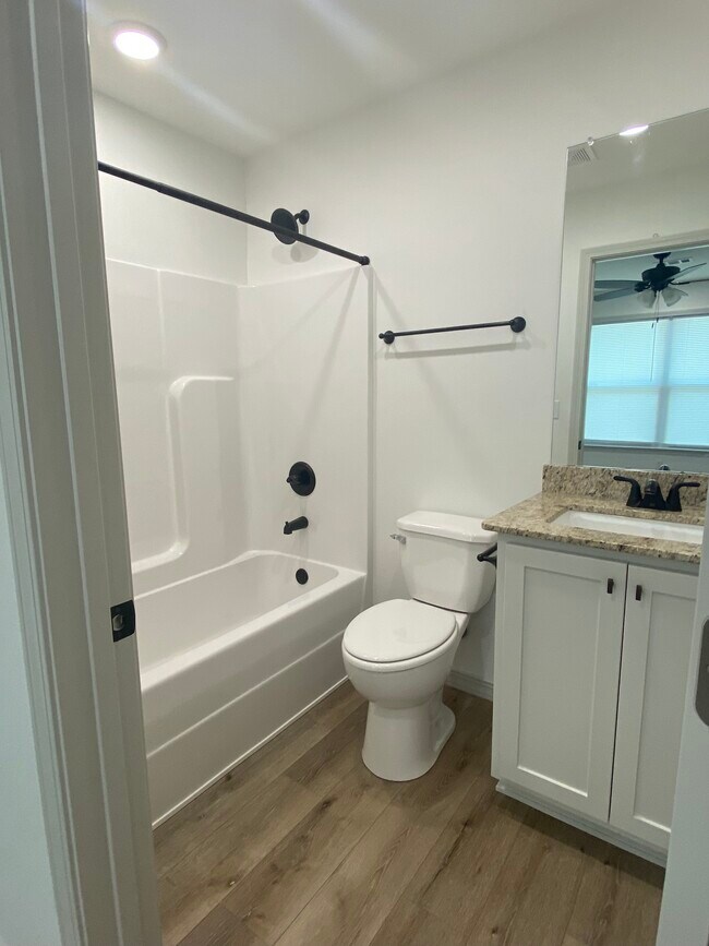 Building Photo - 416 E G St