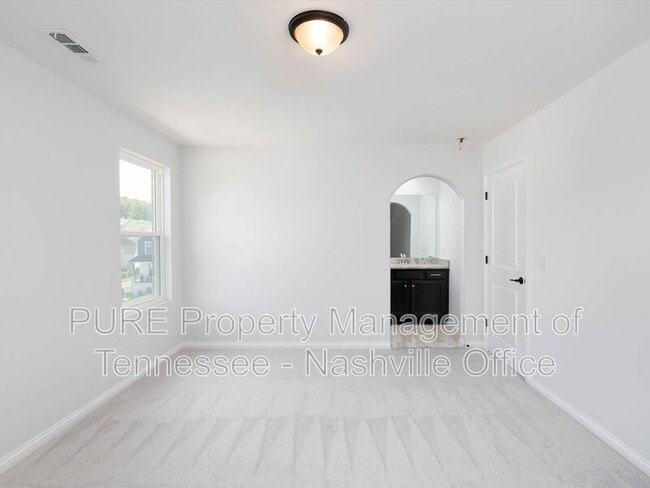Building Photo - 631 Silva Ln