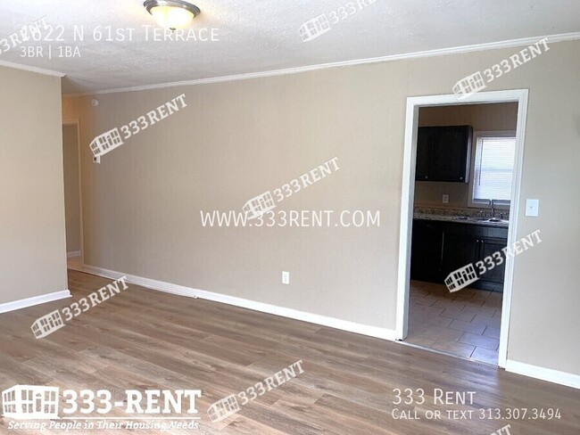 Building Photo - Renovated three bed one bath home with big...