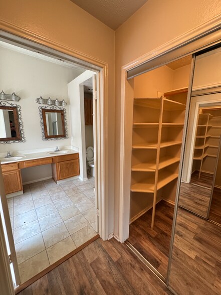 Building Photo - 4619 Trevor Hill Dr