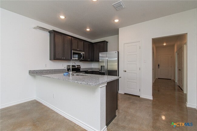 Building Photo - 3903 American Elm Dr