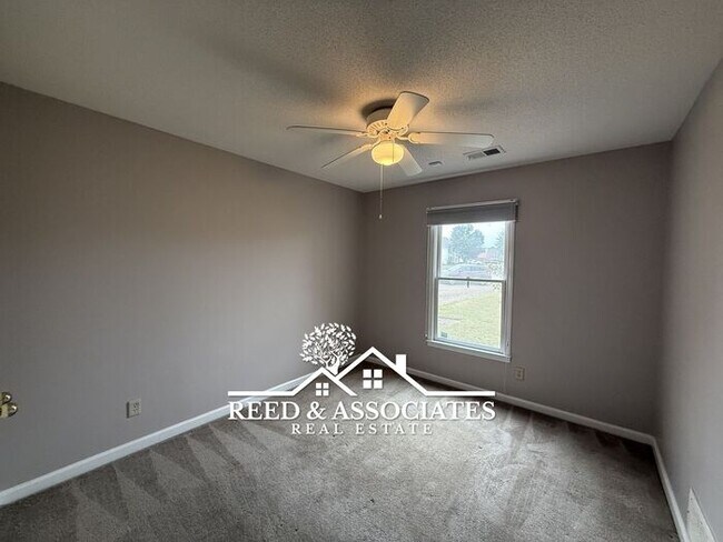 Building Photo - Cordova Home Located in Quiet Cove!