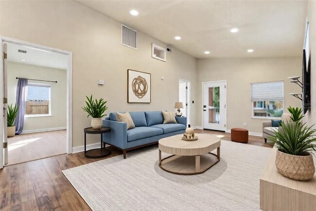 Building Photo - 1302 E Louisiana Ave