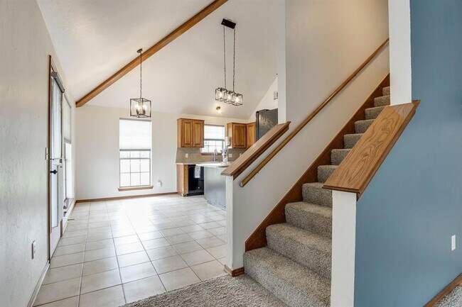 Building Photo - 2508 Tyler Ln