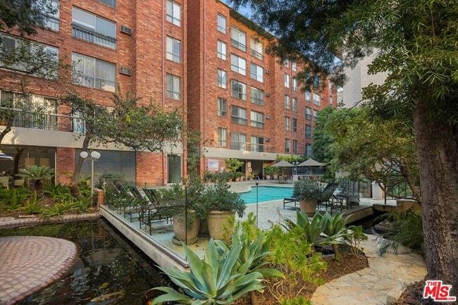 Building Photo - 1440 Veteran Ave