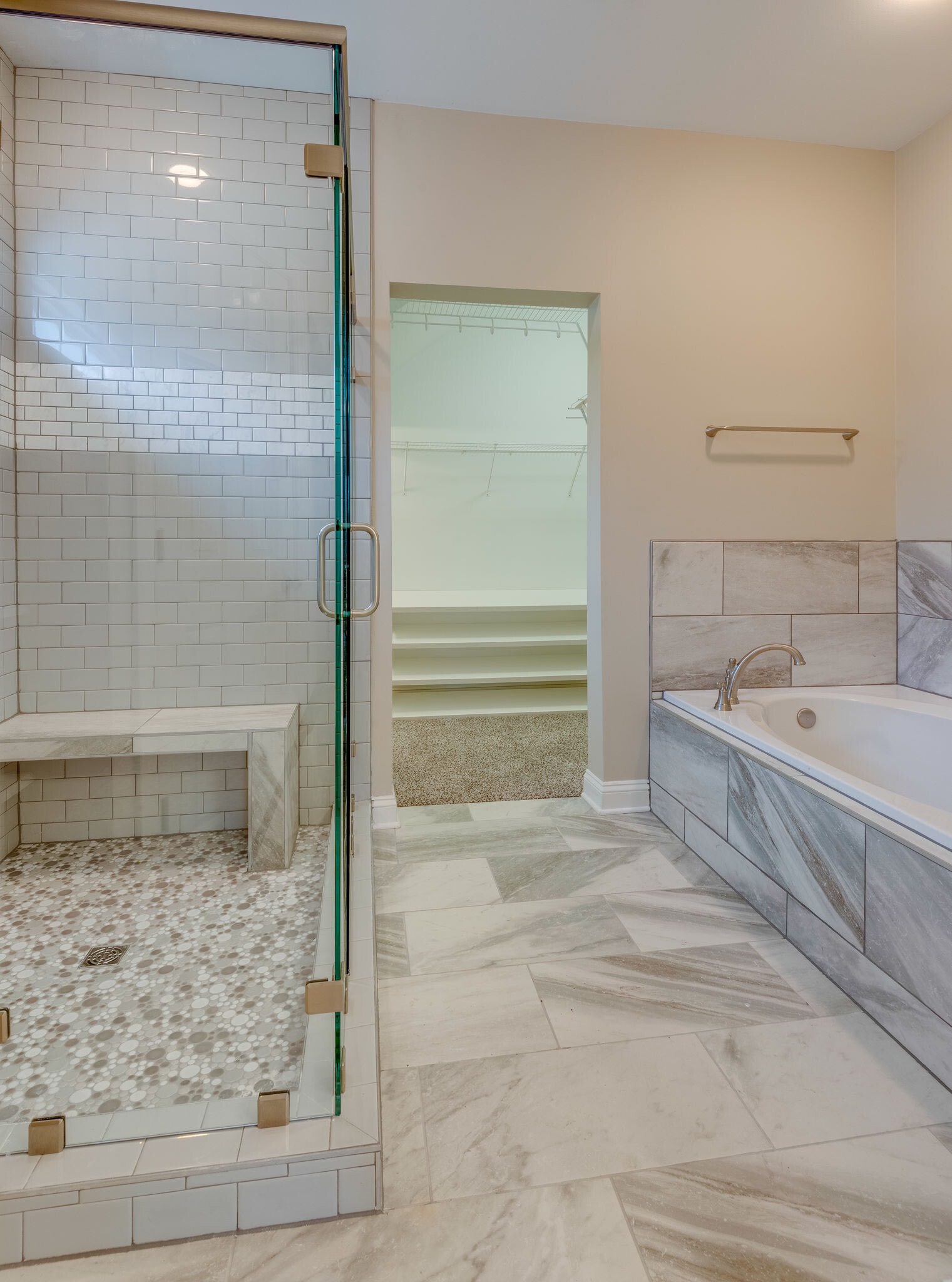 Tile Shower and Soaking Tub - 618 Springlake Dr