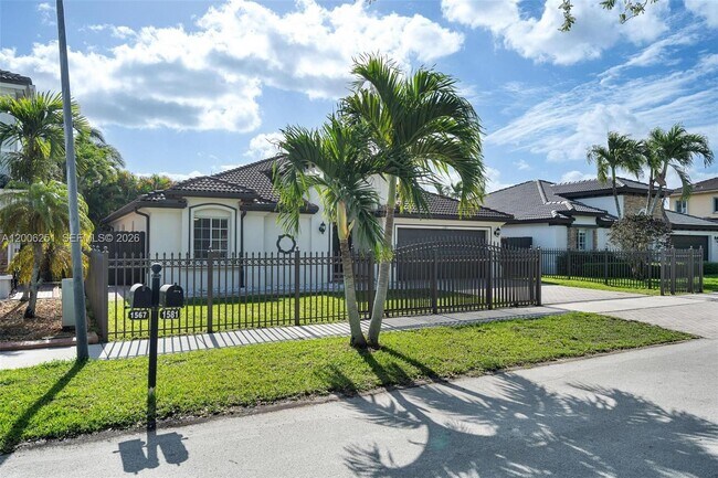 Building Photo - 1581 SW 155th Ct