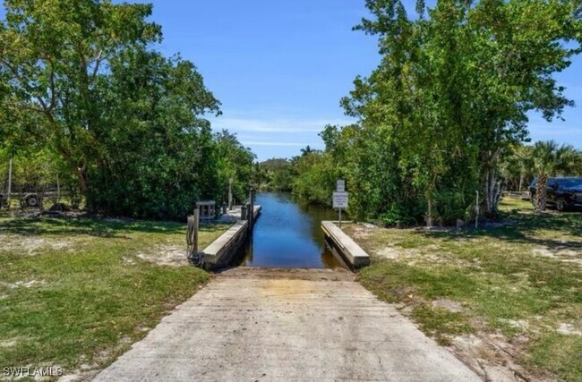 Building Photo - 2649 Longboat Dr