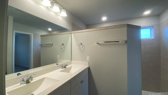 Building Photo - 10410 Waverunner-