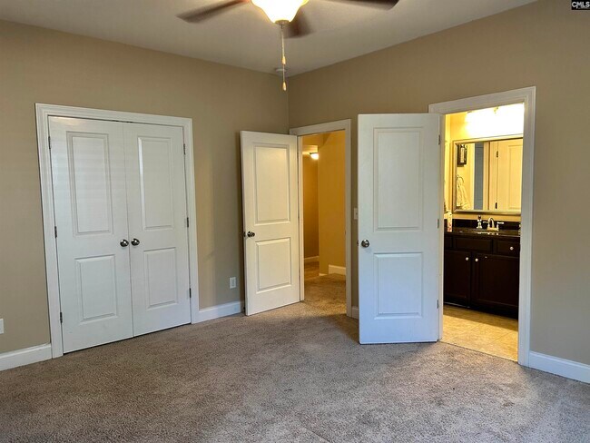 Building Photo - 105 High Bluff Ln