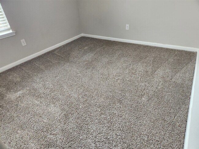 Building Photo - 8519 Golden Field Dr