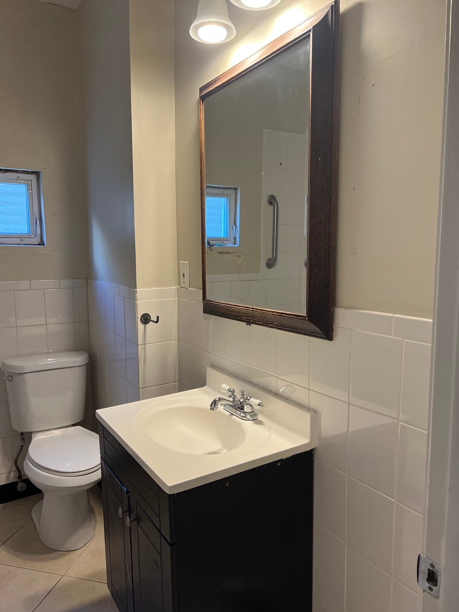 Building Photo - 179 Belmont St