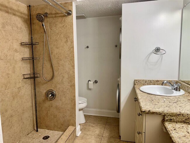 Building Photo - 2300 Nacogdoches Rd