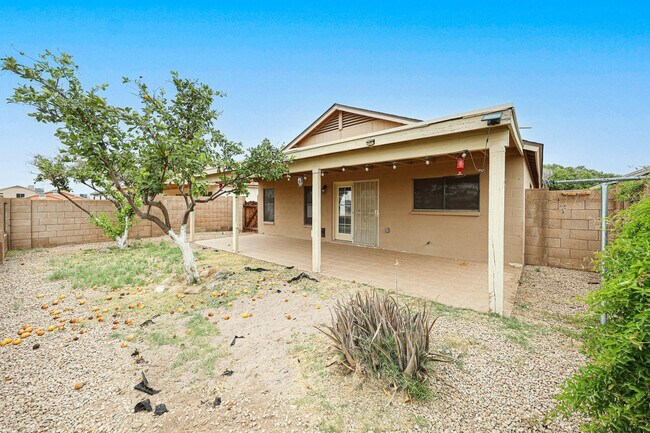 Building Photo - 10935 W Ruth Ave