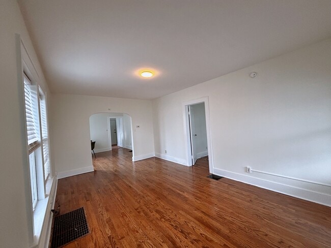 Building Photo - 201 Lillian Ave