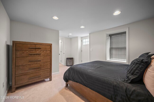 Building Photo - 5 Cortland Rd