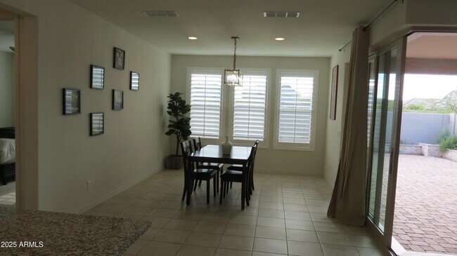 Building Photo - 5862 N 86th Dr
