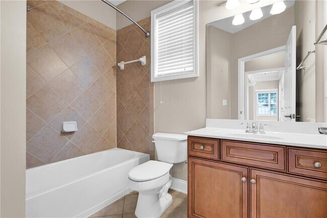 Building Photo - 5358 Manor View Dr NW