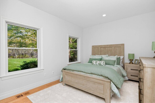 Building Photo - 37 Squires Blvd