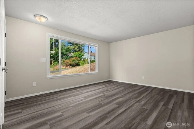 Building Photo - 502 Tullis St NE