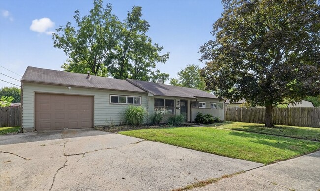 Building Photo - E 47th St