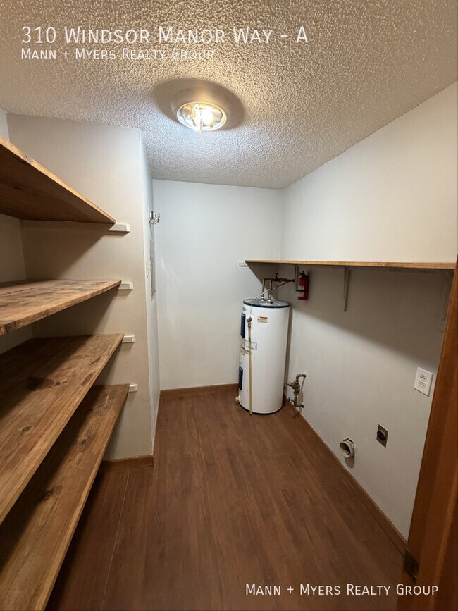 Building Photo - 310 Windsor Manor Way