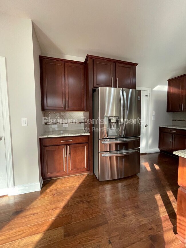 Building Photo - 600 Belton Ct