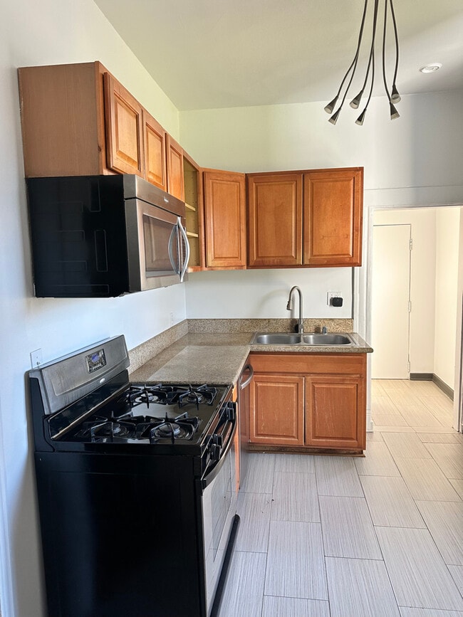 Building Photo - 2824 Menlo Ave