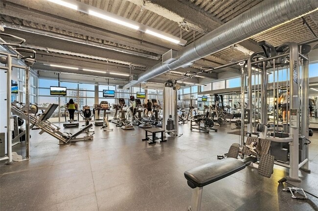 Building Photo - 150 E Robinson St