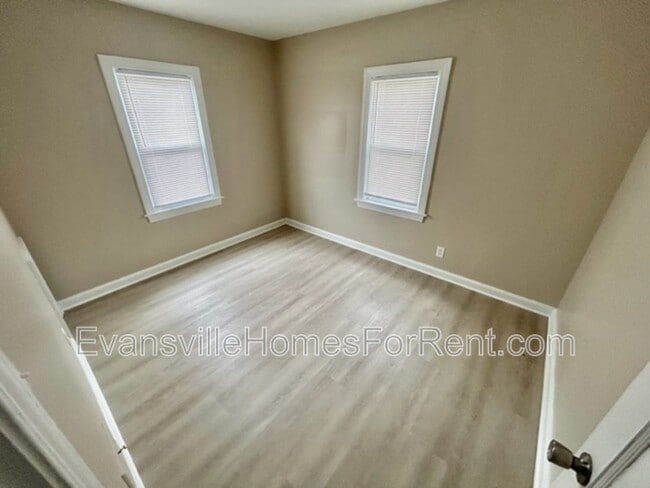 Building Photo - 1206 S 1208 Boeke Rd