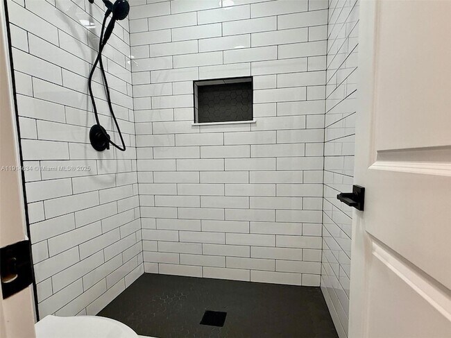 Building Photo - 9719 Hammocks Blvd