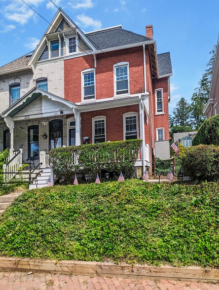 Building Photo - 321 W Biddle St