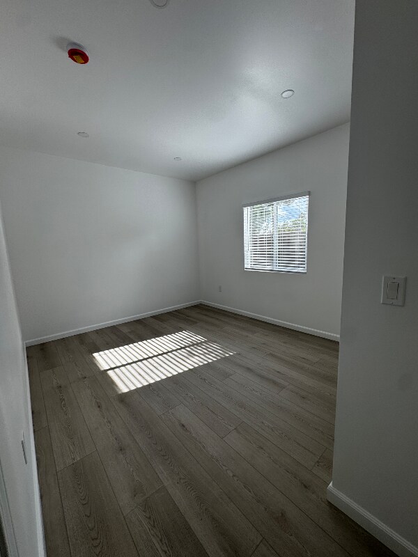 Building Photo - 987 Tepee Ln