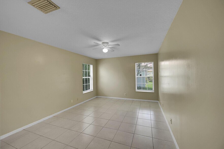 Building Photo - 901 10th St