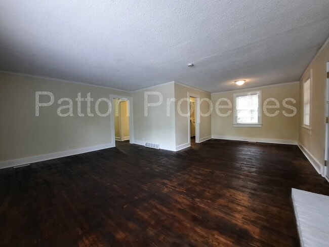 Building Photo - College Place Home