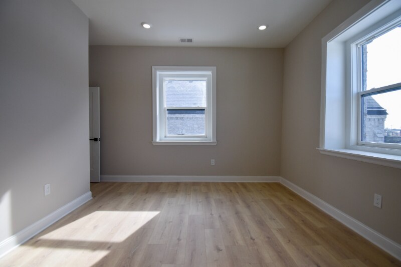 Building Photo - 1030 N 48th St