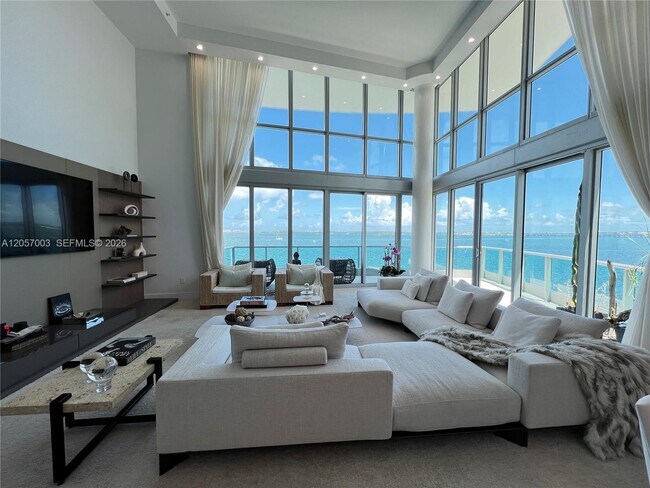 Building Photo - 1331 Brickell Bay Dr