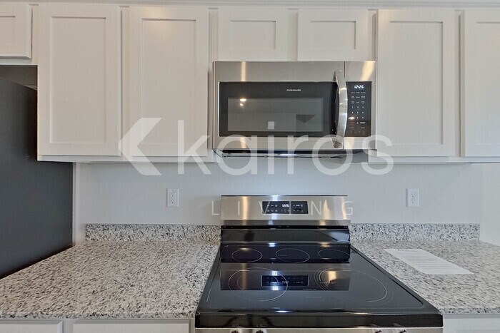 Building Photo - 2167 Banyon Cir