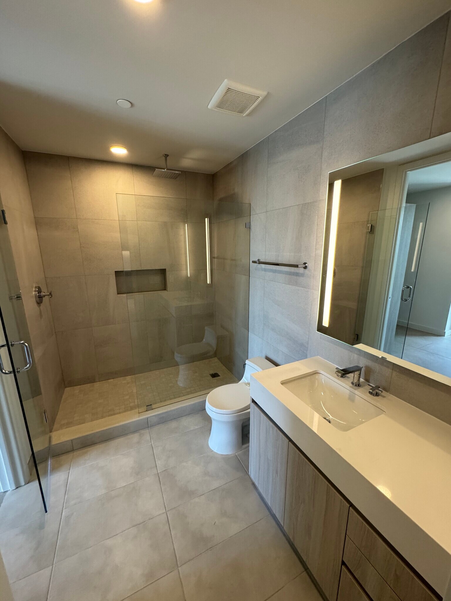 Building Photo - 160 NW 27th St